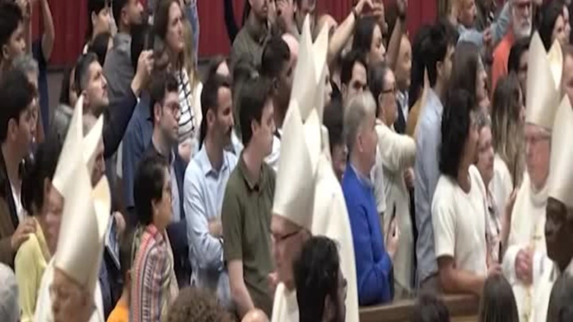Conclave 2025, i cardinali a messa in San Pietro per l'ultimo giorno dei Novendiali