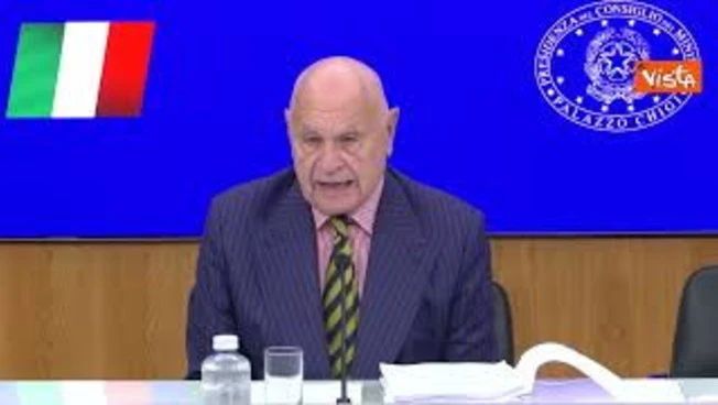 Nordio a Giorgetti: Hai aereo, vuoi parlare tu? Lui: No, finisci. Siparietto in conferenza stampa