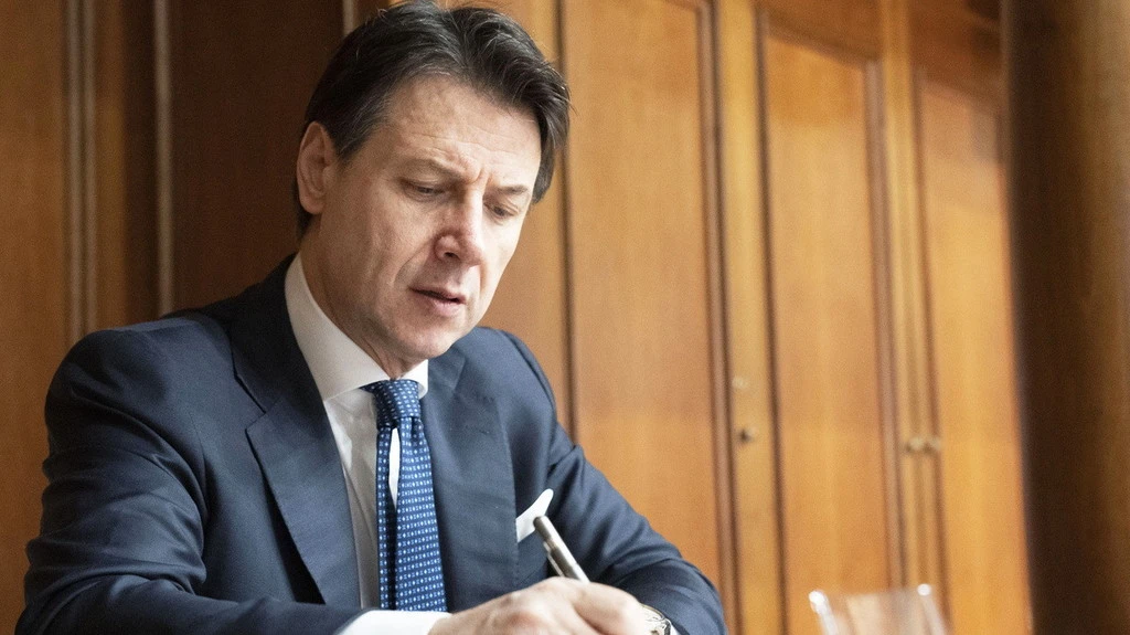 Giuseppe Conte risponde a Fontana: "Coronavirus, massima attenzione per la Lombardia". Ma servono i fatti