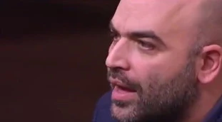 Saviano: "Direi ancora bastarda alla Meloni". Insulto senza fine