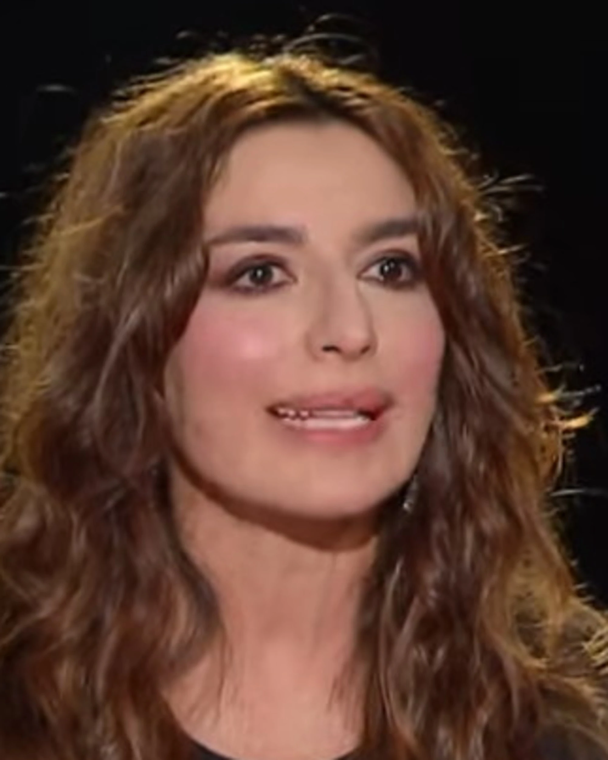 Belve, Sabrina Impacciatore-choc: "Mi sento trans, una notte..."