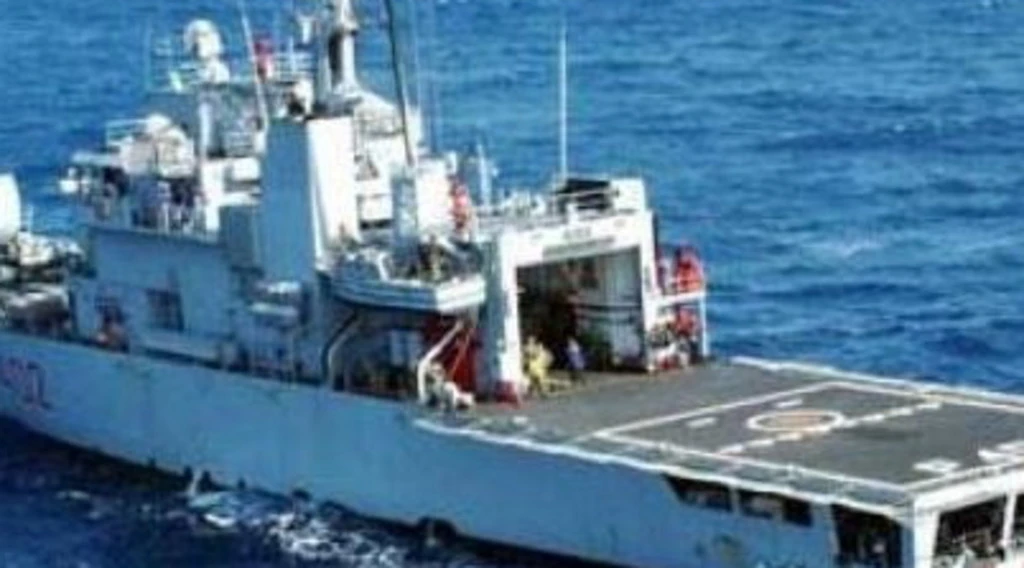 Albania, la prima nave della Marina con migranti a bordo: diretti verso il Cpr