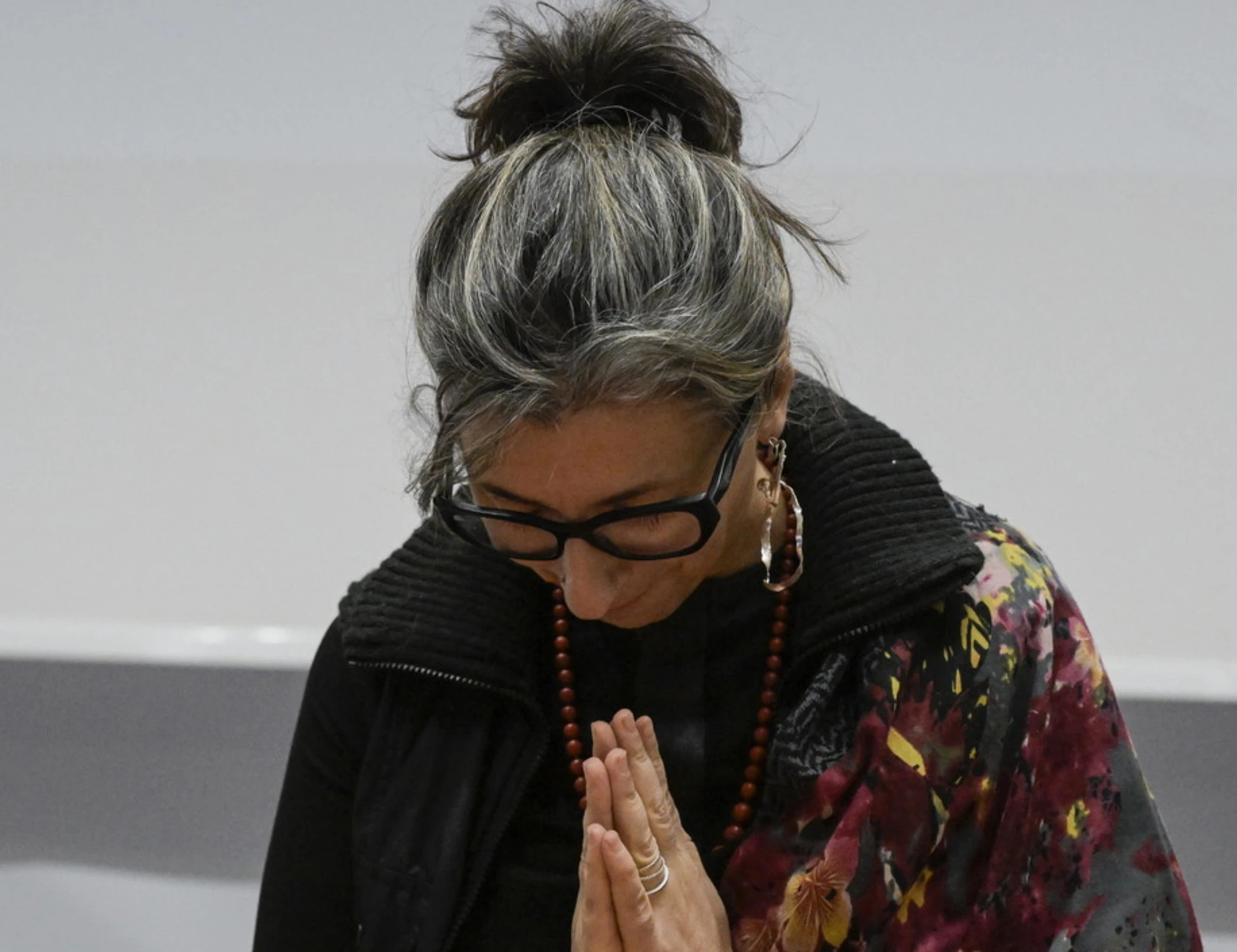 Hamas scende in campo per salvare la Albanese