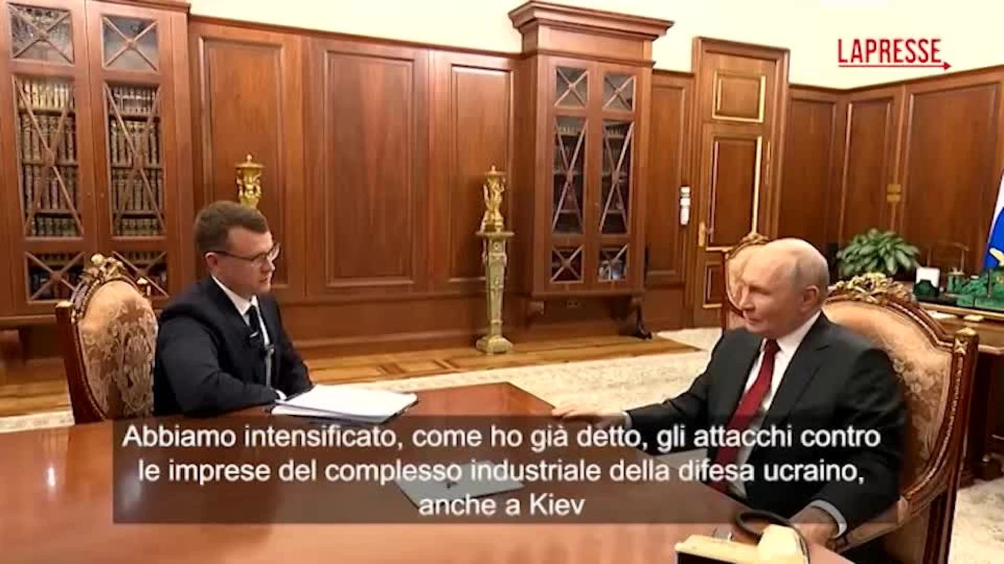 Putin costretto a parlare alla Russia: "Sì, gli attacchi ucraini ci hanno danneggiato"