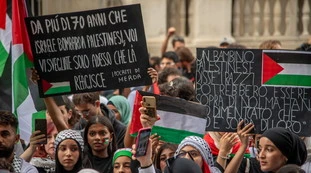 Israele, Capezzone: le majorettes del terrore che difendono i nazi-islamici