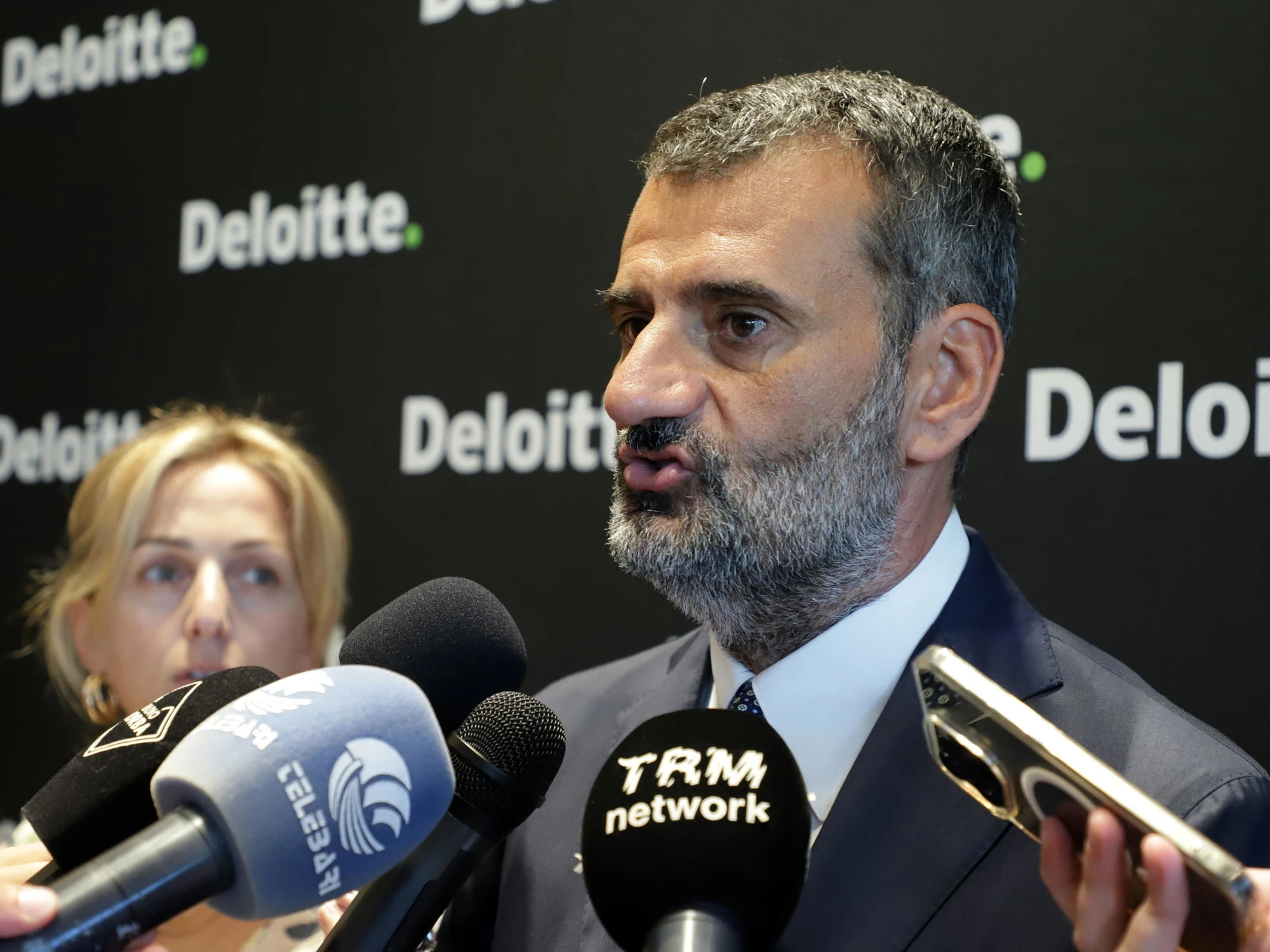 Leggi l'articolo: La &quot;tassa&quot; dem: quanto costa candidarsi con Antonio Decaro