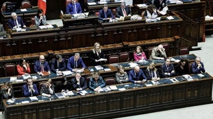 Manovra? "Seria, ma...": chi colpisce a sorpresa Giorgia Meloni