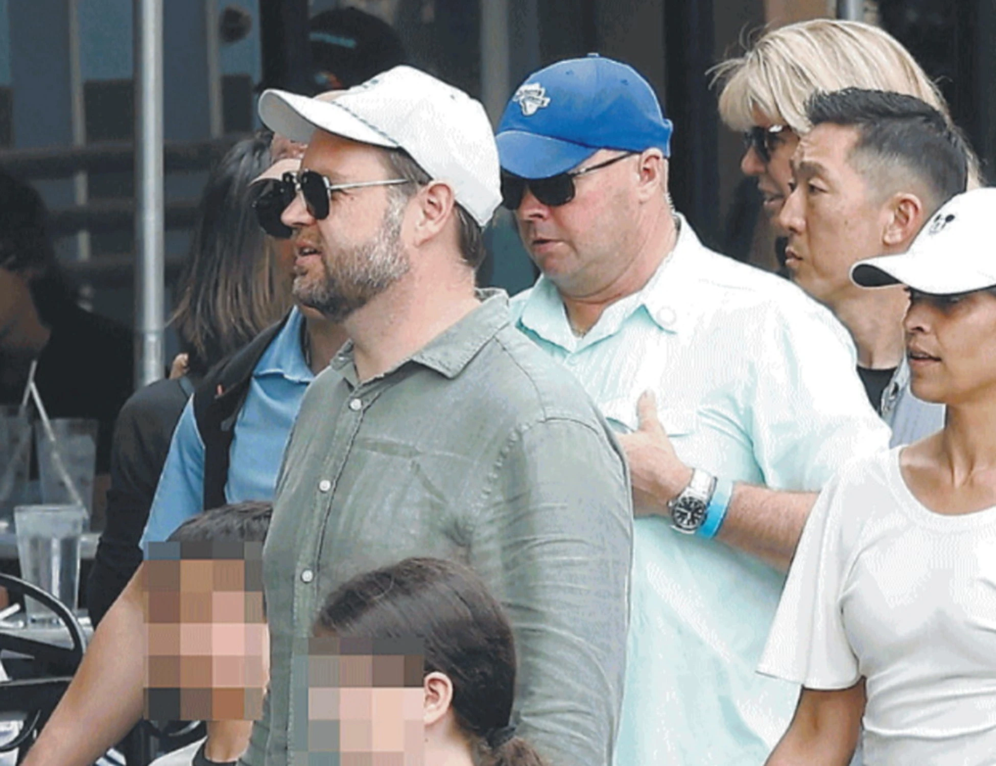  Vance va a Disneyland e la sinistra impazzisce