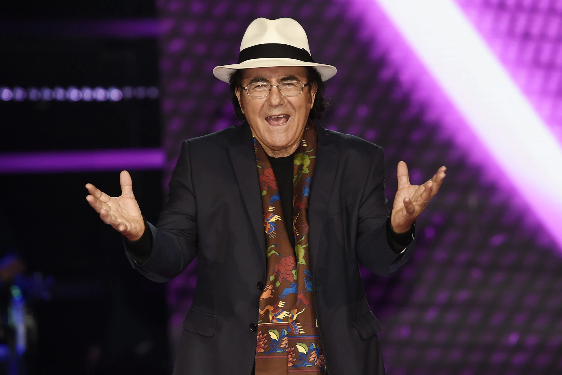 LOREDANA LECCISO "SE ROMINA MI TENDE LA MANO, GLIENE TENDO DUE"