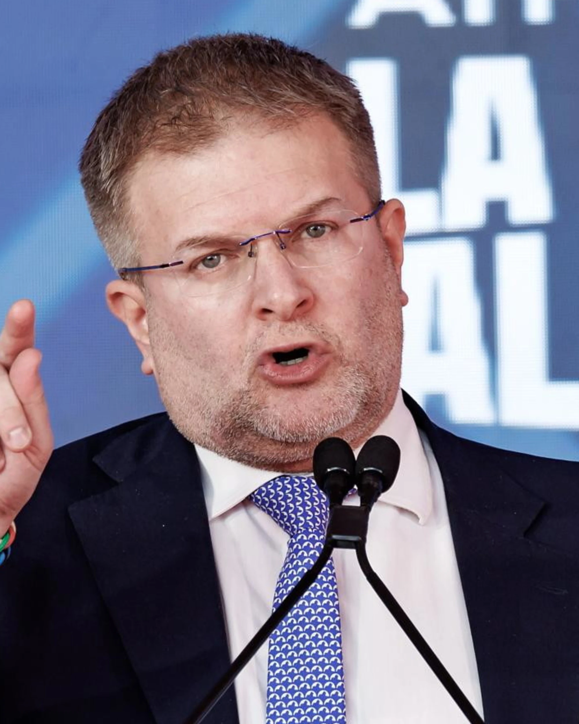 Ilaria Salis, Carlo Fidanza accusa la sinistra: "Vogliono favorire i franchi tiratori"