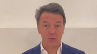 Matteo Renzi sfida Conte: "Ipocrita dell'anno, ti aspetto in tv"