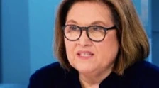 Mezz'ora in più, Lucia Annunziata intervista Letizia Moratti: occhio a cosa le esce di bocca. C'è da indignarsi?