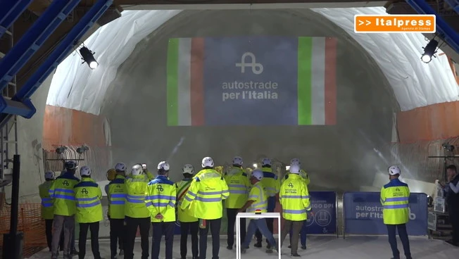 A1, caduto l'ultimo diaframma della galleria San Donato