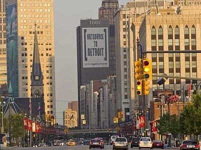 Usa, Detroit dichiara la bancarotta Michael Moore: "L'America è la prossima"