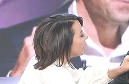 Nunzia De Girolamo a L'aria che tira sfila la cravatta a Luca Telese: "Sarai un altro uomo come Di Maio?"