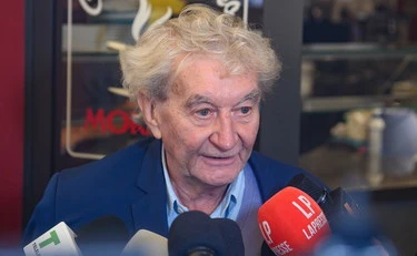 https://media.liberoquotidiano.it/pwU4L9p3ufMzz1oGii8Y6AZWC2ES7D3fWhTLE7Css7I/width:800/quality:90/aW1hZ2VzLzIwMjUvMTAvMTMvMDkzNzA2MDYzLTdiZjc1YjAwLTQ3NzItNGE5Ni05NjYwLTcwYWIxNGI4YjkwNy5qcGc.webp