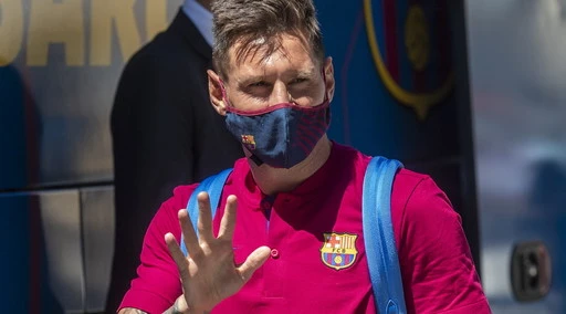 Leo Messi, addio Barcellona a gennaio? "Contratto a vita col City", dagli emiri un'offerta senza precedenti