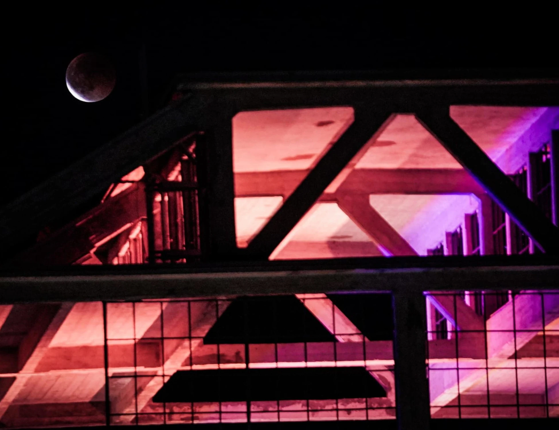 Torino, 15enne invalido torturato la notte di Halloween