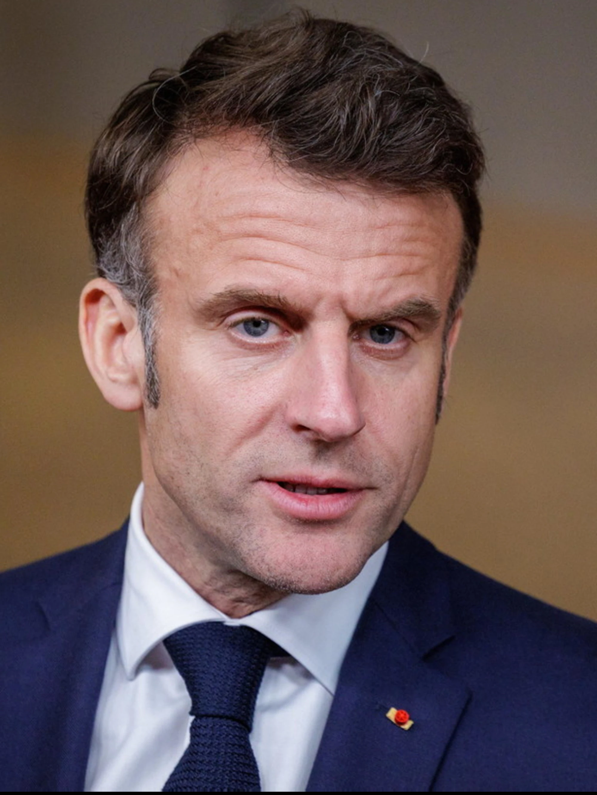 Macron, lo schiaffo della banca di Francia: "Non può essere a qualunque costo"