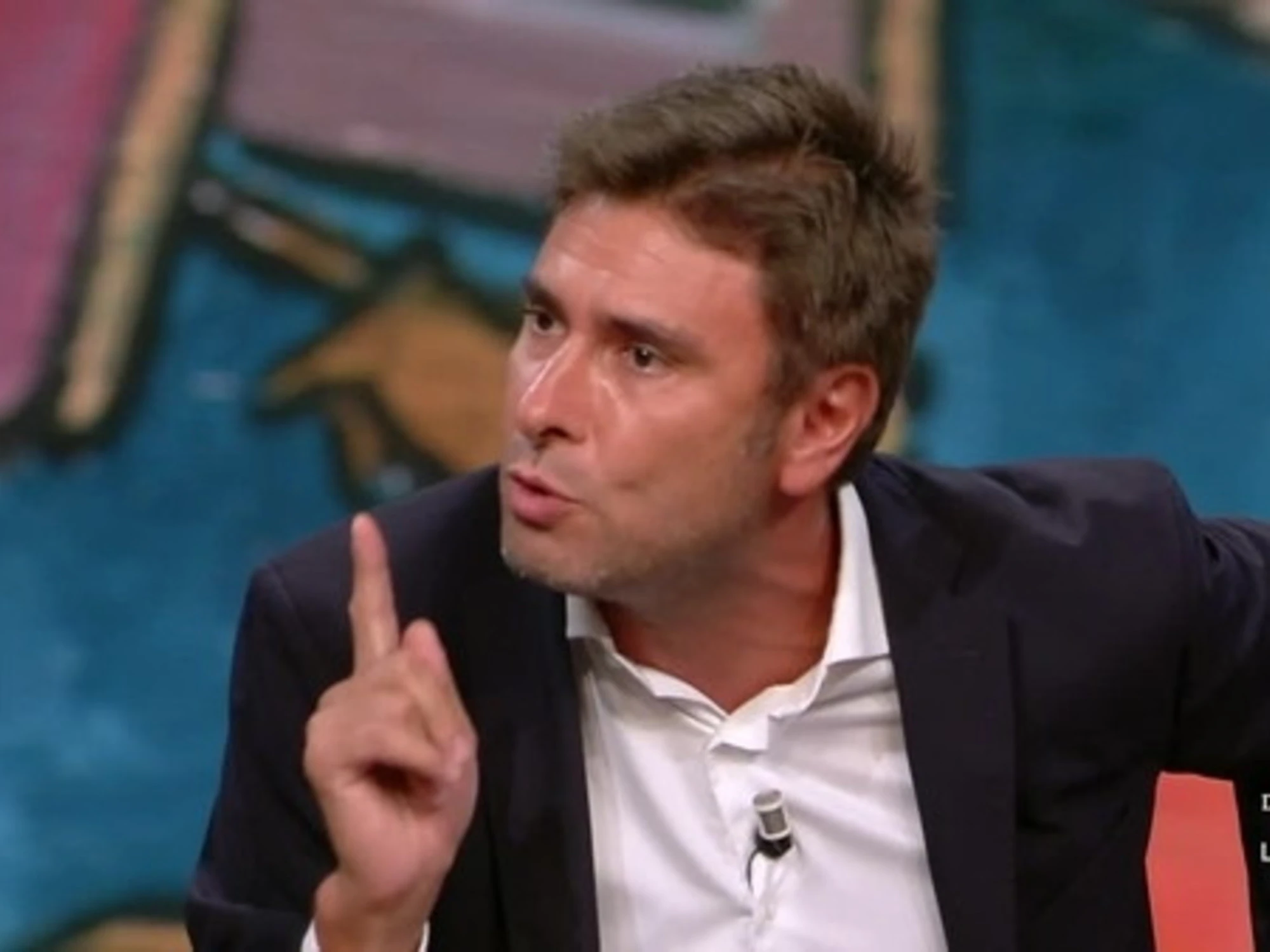 Di Battista insulta Meloni per la Paolini: viene travolto