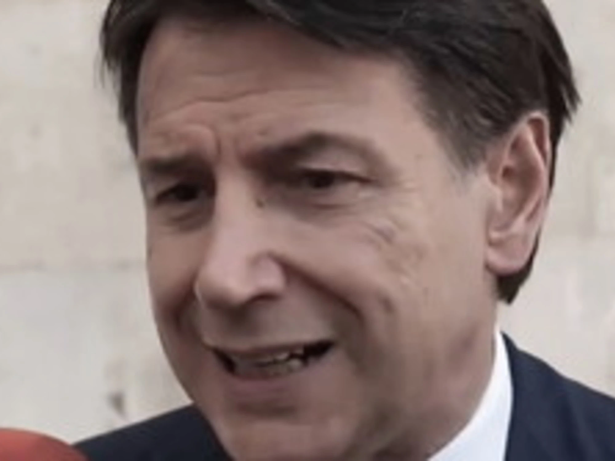 FdI spiana Giuseppe Conte: "Arroganza senza limiti, ancora paghiamo i tuoi danni"