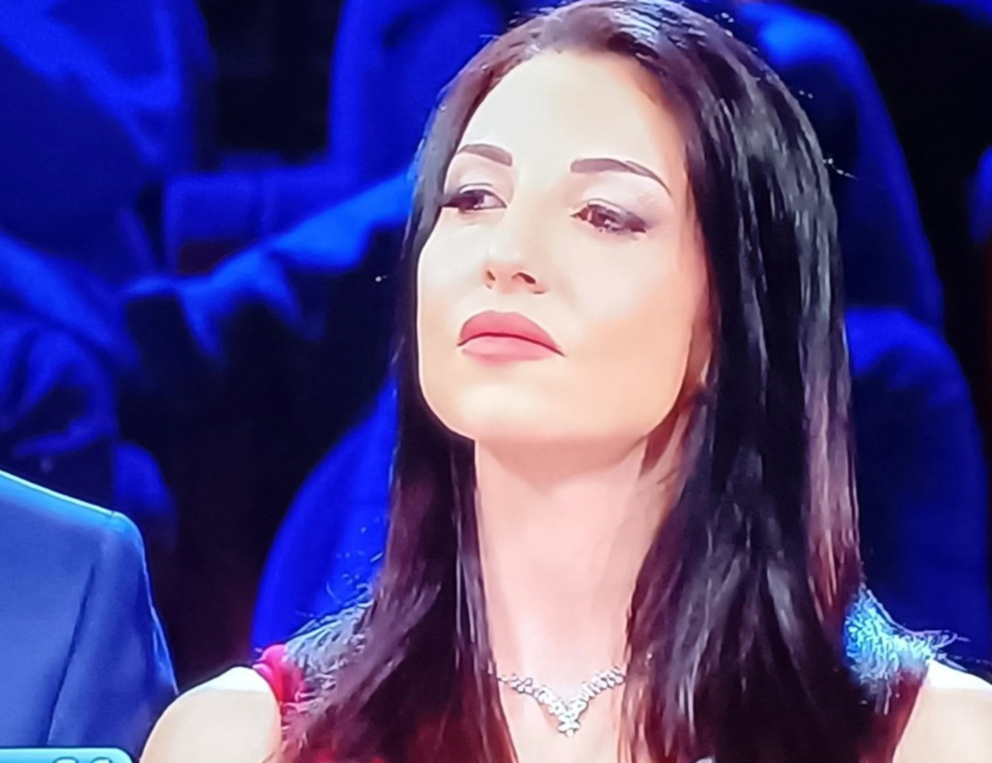 Affari tuoi, Rosy umilia il marito: "Nemmeno risponde"