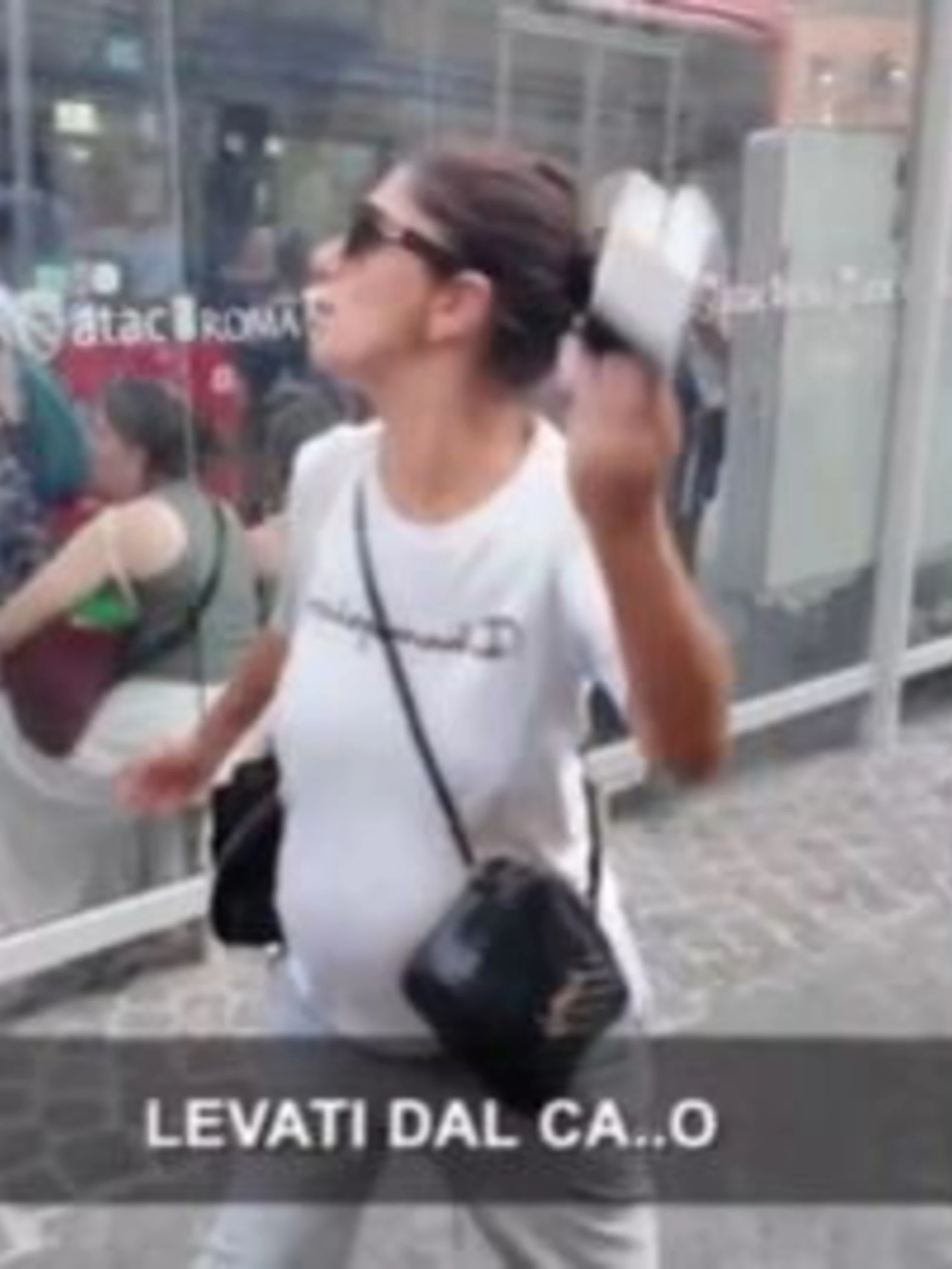 Fuori dal Coro, Mari insulta tutti: "Guardatevi voi italiani"