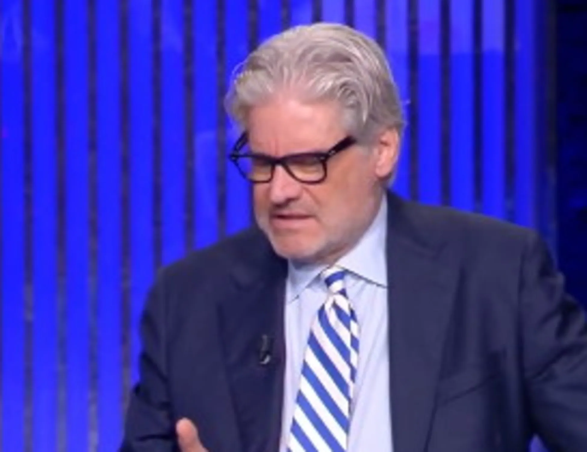 Leggi l'articolo: "Io non lo farei mai": Paolo Del Debbio spiana l'attivista <span style="color: rgb(153, 0, 0);">Video</span>