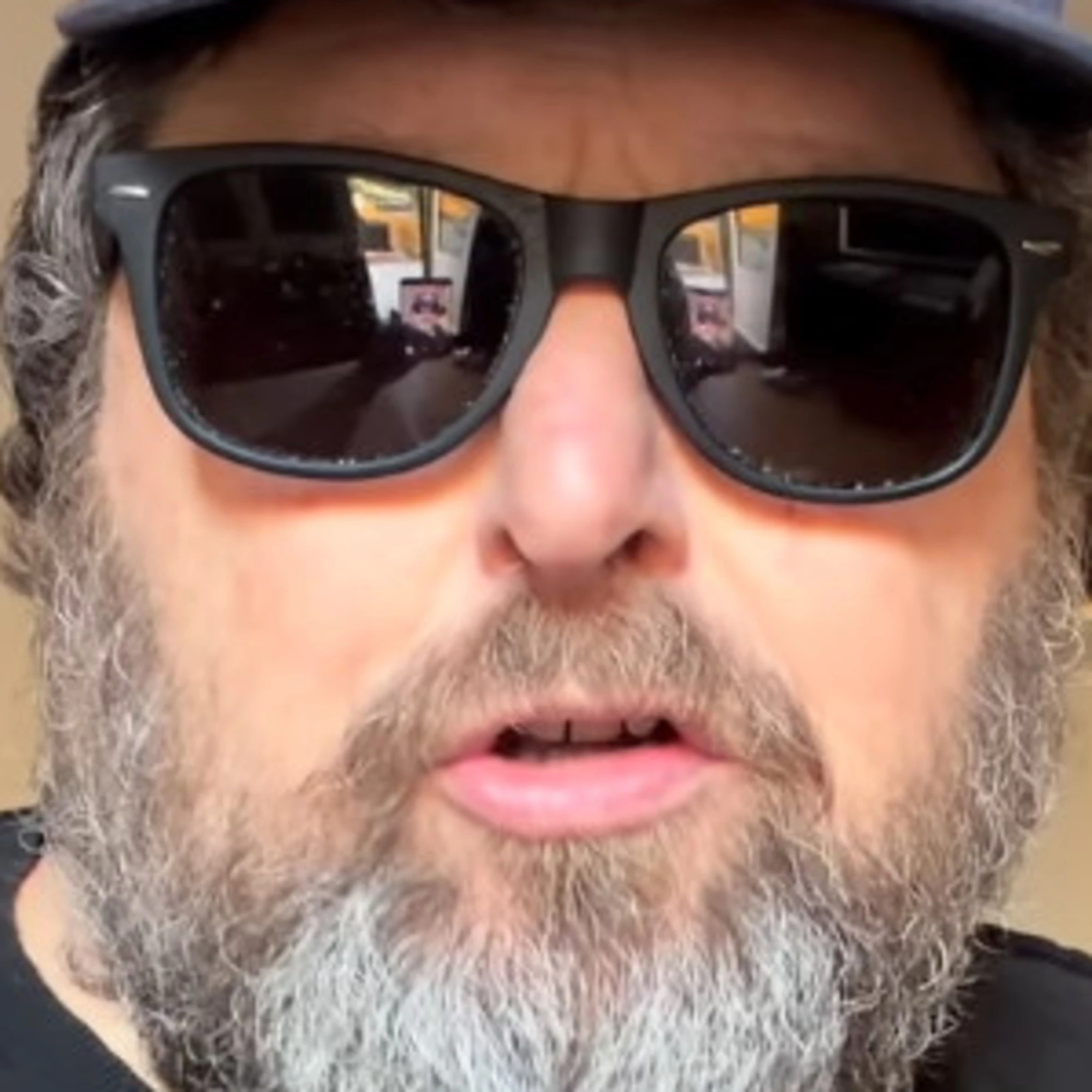 Mario Adinolfi, dalle primarie del Pd all'Isola dei famosi
