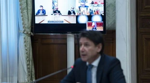 Giuseppe Conte si prende le tv: quante ore ci è stato con il coronavirus. Ma il Fatto accusa Salvini e Giletti