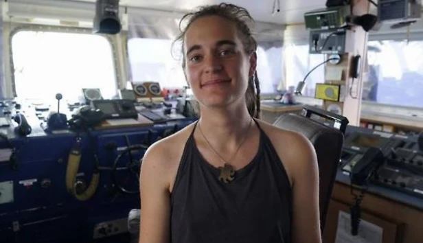 Sea Watch 3, Carola Rackete non deve essere espulsa: i pm ancora una volta contro Matteo Salvini