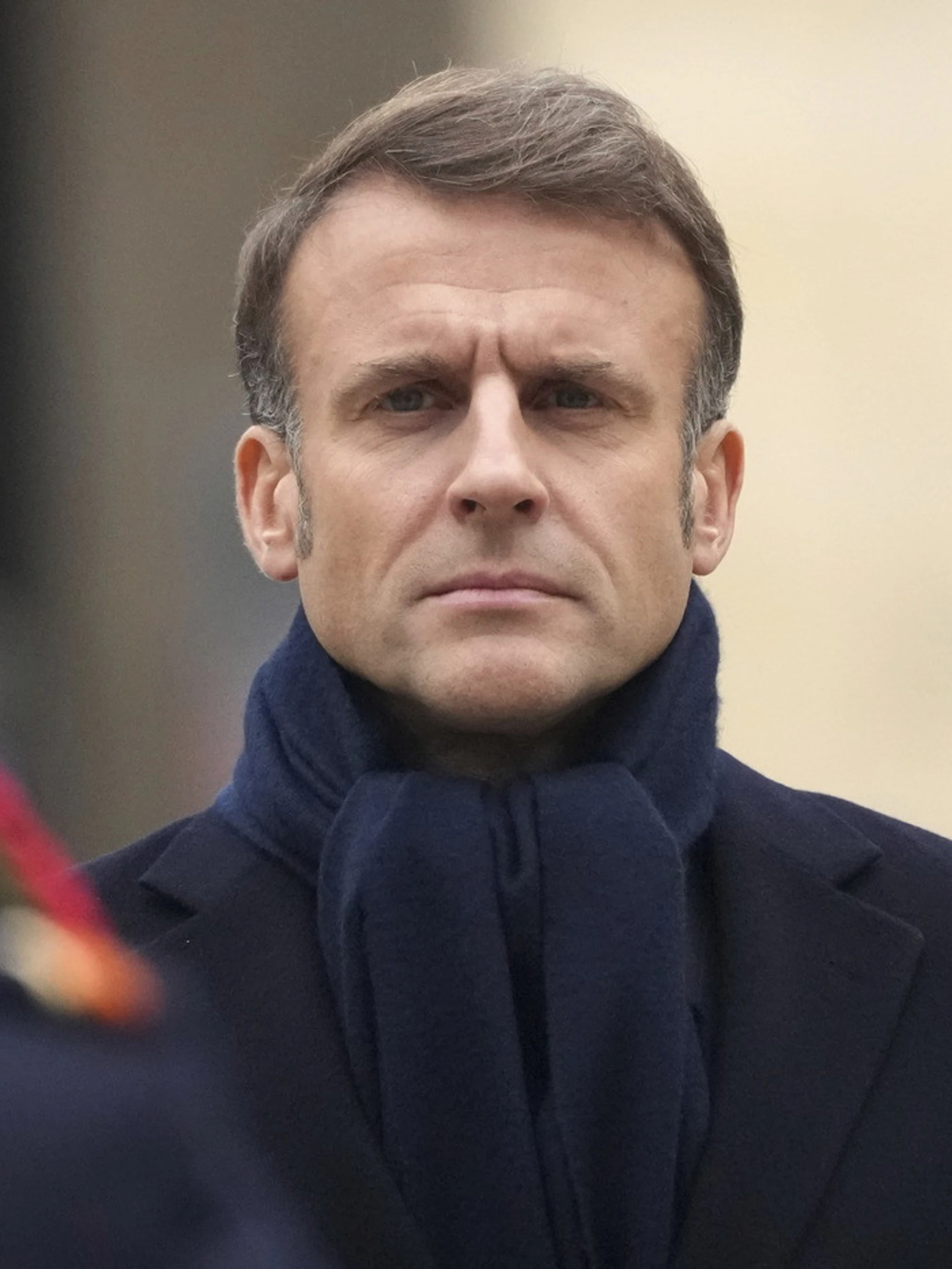 Secondo voi Macron dovrebbe dimettersi?