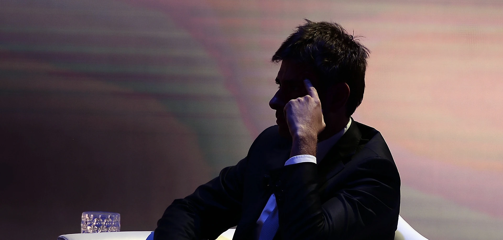 Alessandro Di Battista, la vergogna: avete notato? Attacca Fazio e Vespa solo dopo aver...