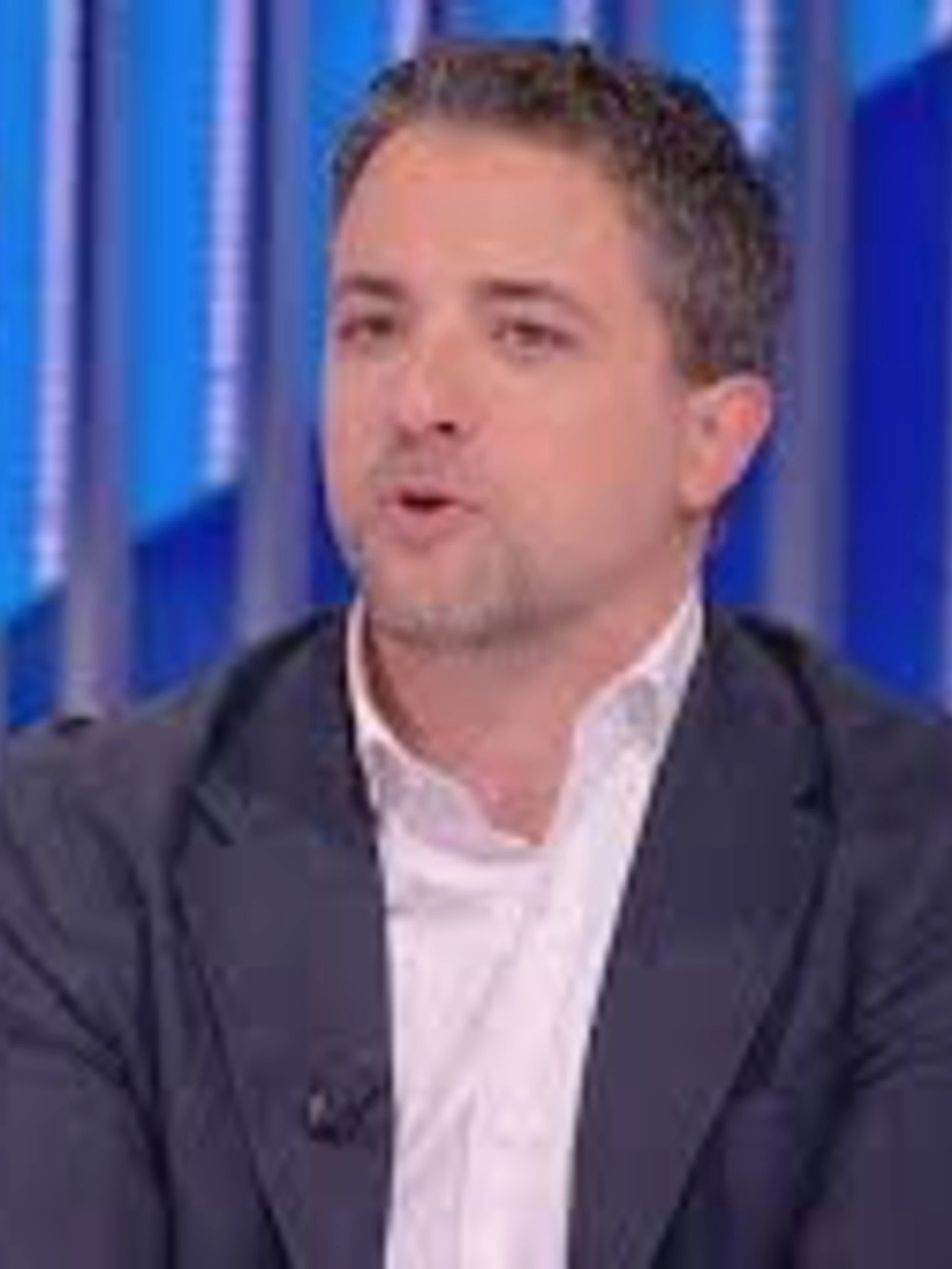 È sempre cartabianca, Marco Furfaro pugile suonato: che figuraccia su Rete 4