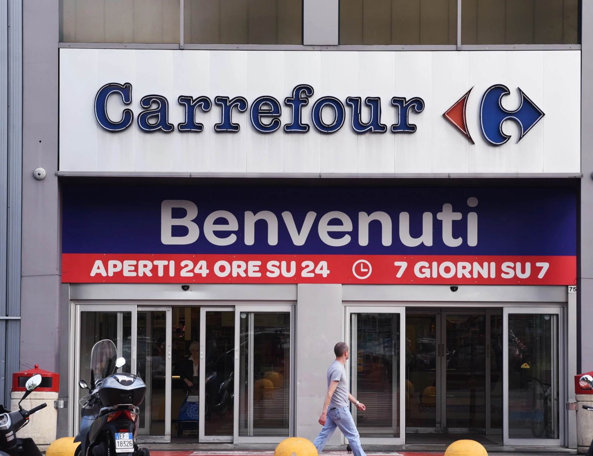 Carrefour torna italiana, affare da 1 miliardo 