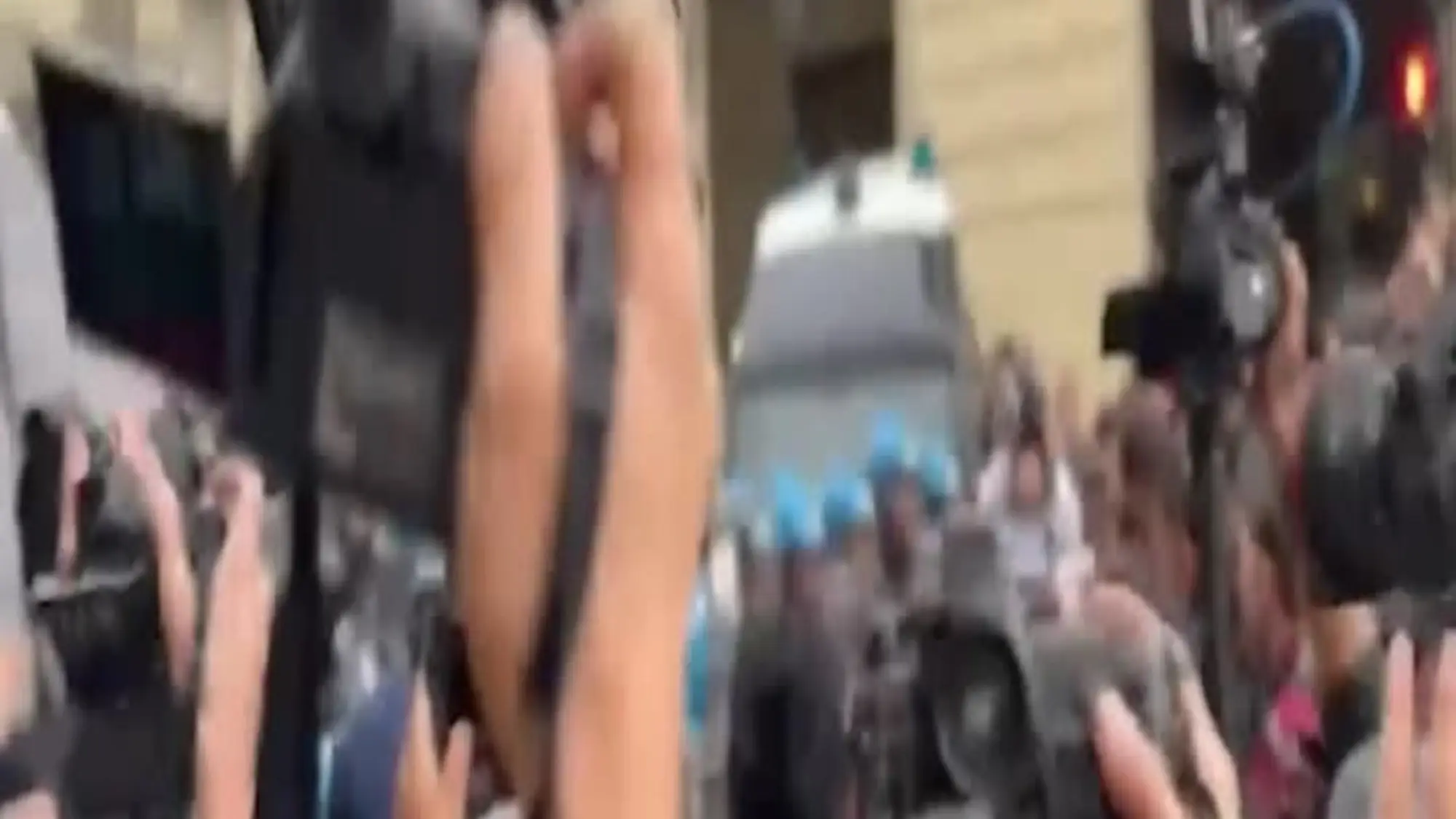 Corteo a Torino, violenti scontri tra polizia e manifestanti