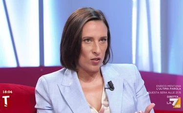 Andrea Scanzi, Sara Kelany lo azzera: "Pensa che vita di mer*** fai tu"