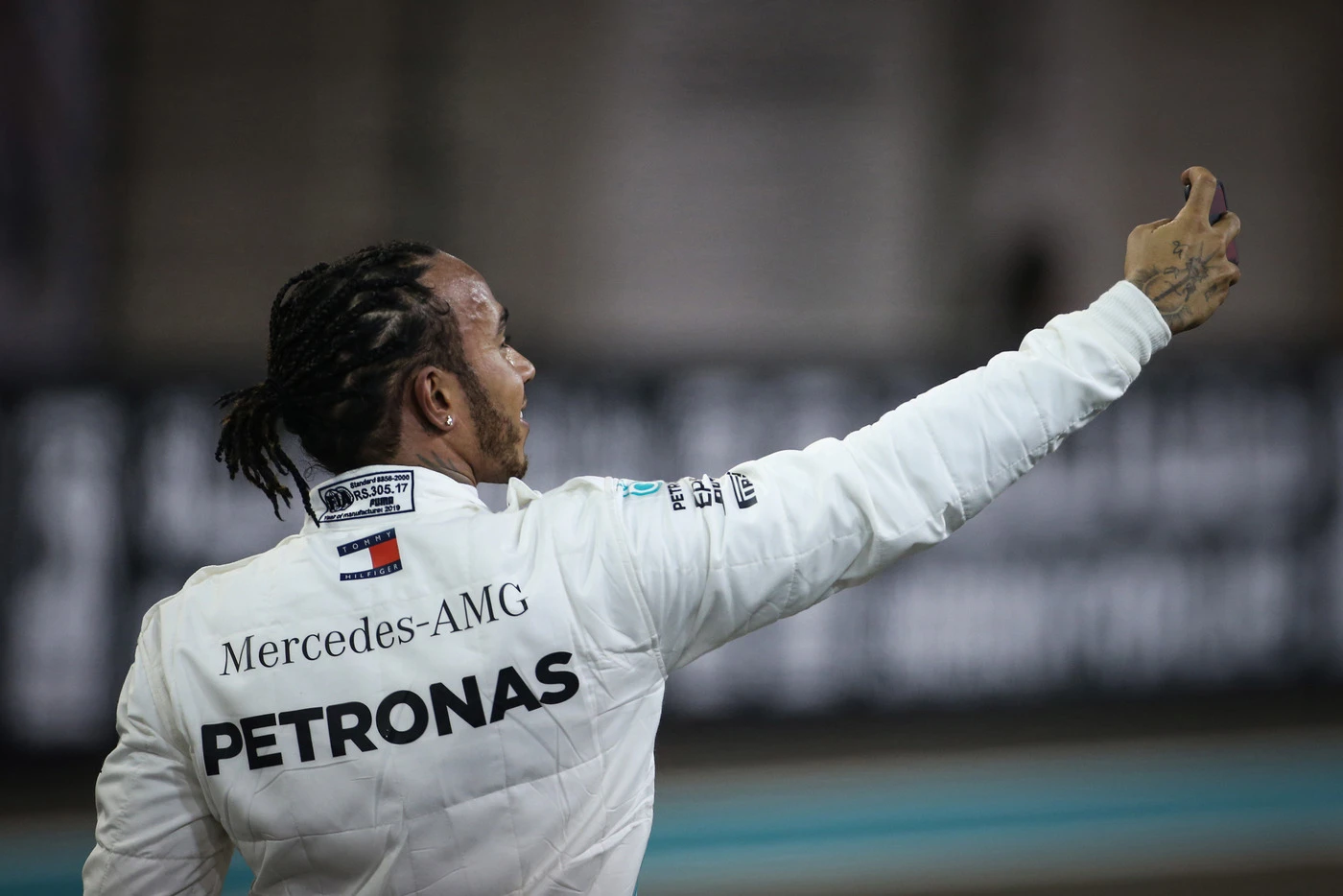Lewis Hamilton, lo sgarbo a Valentino Rossi: "Gli ho chiesto un consiglio, non mi ha ancora risposto"