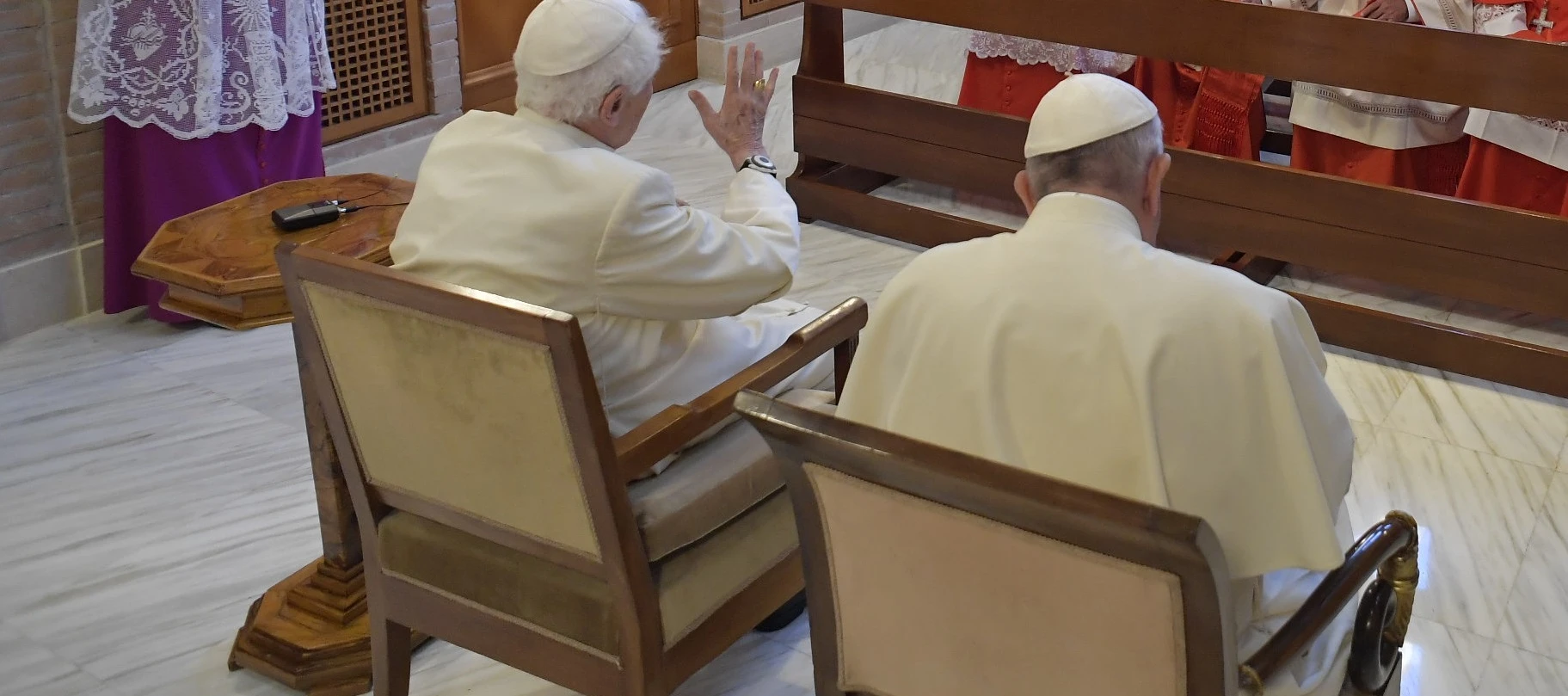 Papa Francesco, l'irritazione di Jospeh Ratzinger per i colloqui con Scalfari: la bomba di Luigi Bisignani