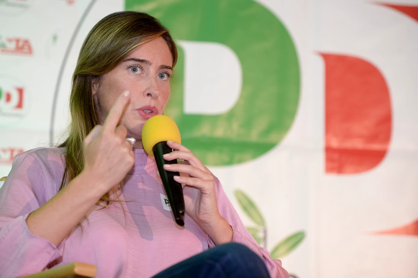 Giuseppe Conte umiliato da Maria Elena Boschi: "Il presunto premier"