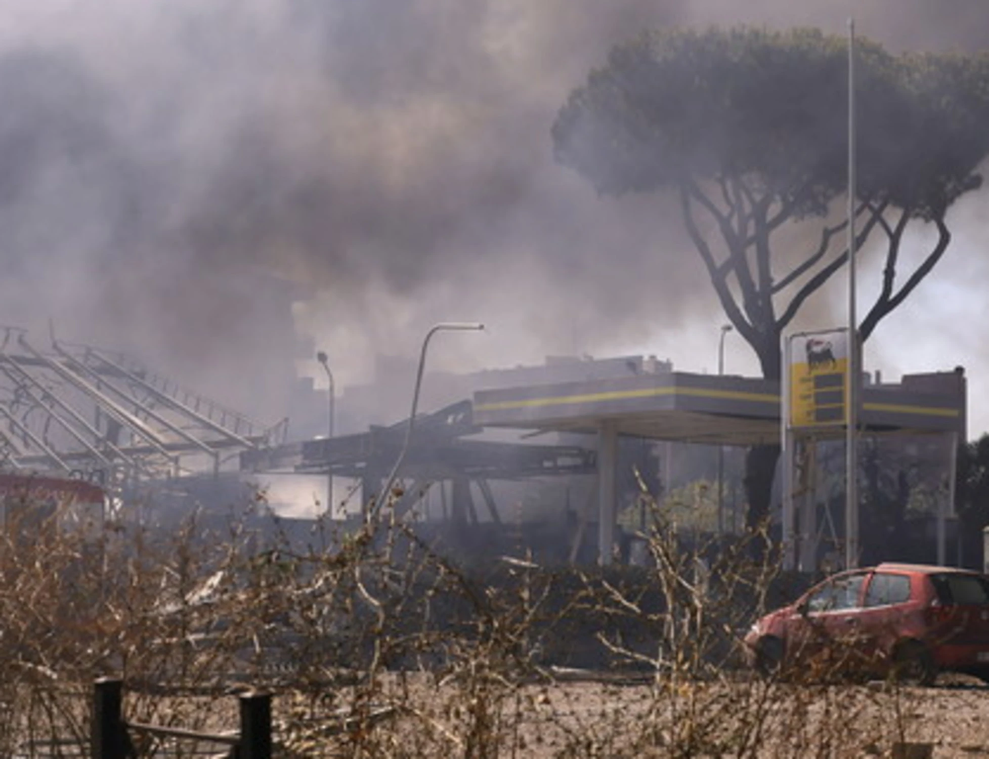 Roma, "urtato un tubo": il grave sospetto sull'esplosione