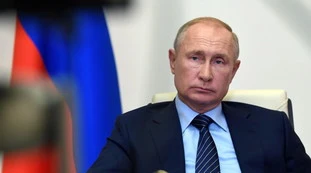 Coronavirus, la Russia di Putin: "Trovato il vaccino, a ottobre iniezioni di massa". Il sospetto: solo propaganda?