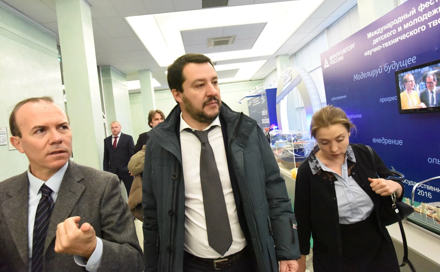 Matteo Salvini, i sondaggi e l'effetto Savoini: filtrano i primi "segnali", viene giù il governo?