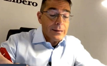 Capezzone, "curioso questo regime dell'era Meloni": cosa spunta sui giornaloni