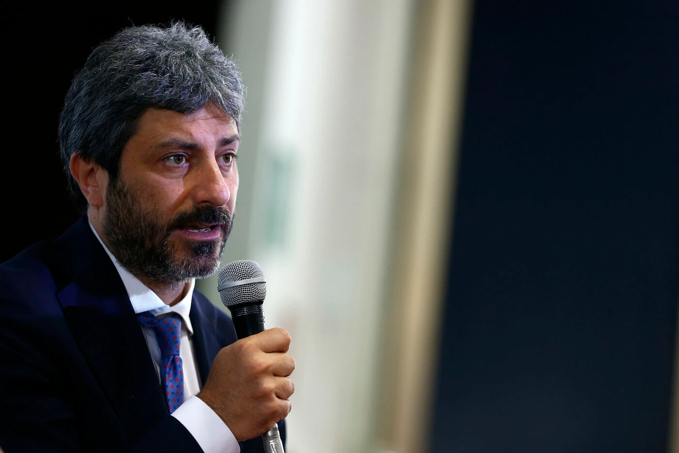 Roberto Fico, schiaffo agli italiani: "Il 2 giugno è la festa di immigrati e rom"