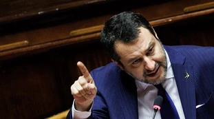 Salvini denuncia la vergogna-Inps: "Senza gambe, ma..."