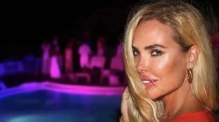 Ilary Blasi, "facciamo festa?": mini top e gonna bianca aderente e rivelatrice, così al party in piscina