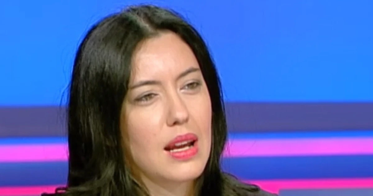 Lucia Azzolina, "bilancio positivo"? Scuola, la lettera di una studentessa: "Perché il banco a rotelle non funziona"