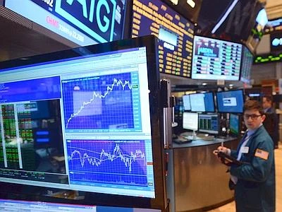 La Fed si divede sugli aiuti all'economia "Incertezza su ripresa a breve termine"