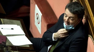 Matteo Renzi, la frase rubata su Alfonso Bonafede: "Astenermi sulla relazione? Nemmeno da ubriaco, piuttosto mi taglio le balle"